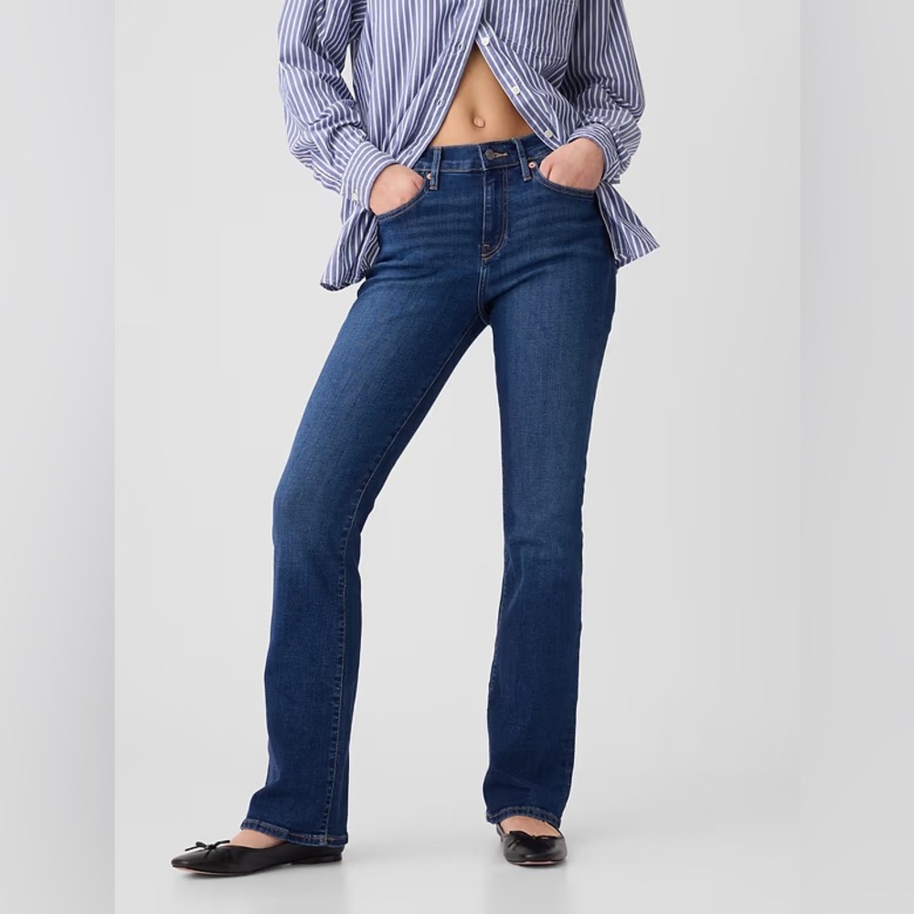 GAP Mid Rise Baby Boot Jeans - Picture 1 of 4